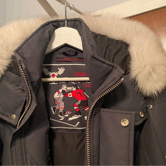 Moose Knuckles parka only worn twice, real fur. Last markdown - Picture 3 of 5